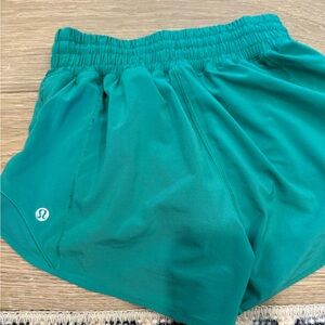 lululemon 2.5 inch low rise hotty hot  Green Women's Shorts